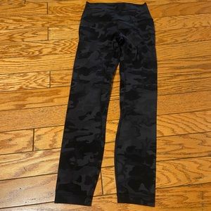 Lululemon 25” align leggings. Camo, size 4. Excellent condition.